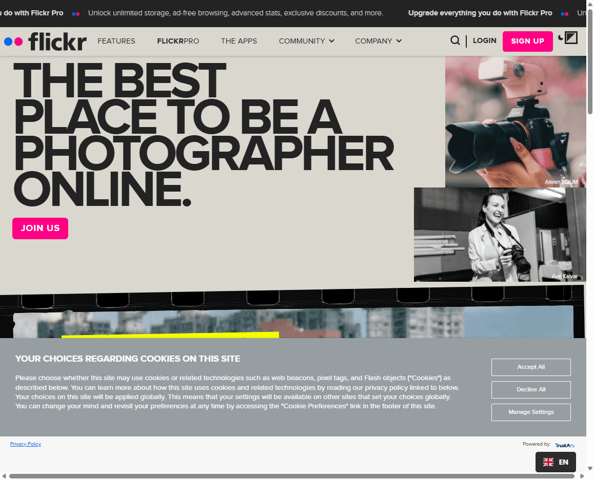 Flickr homepage screenshot showing the photo sharing platform hero, search, and sign-up controls.